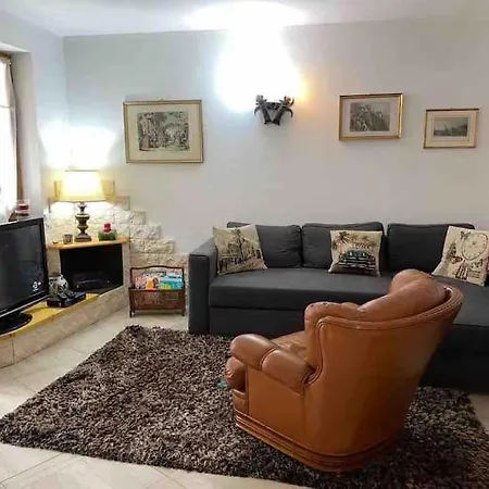 Full X 6 To 4 Km Apartament