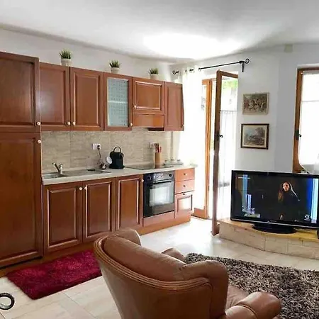 Full X 6 To 4 Km Apartament